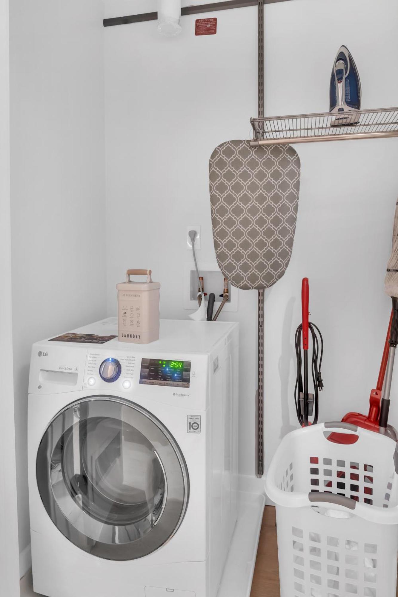 Fully Furnished In Near Logan Circle *